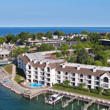שארלוואה 359 Edgewater Inn מראה חיצוני תמונה