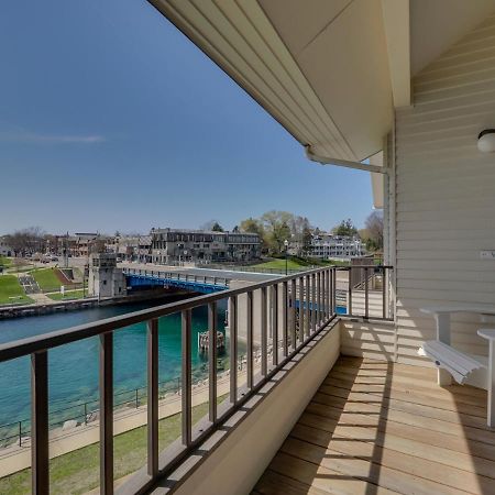 שארלוואה 359 Edgewater Inn מראה חיצוני תמונה