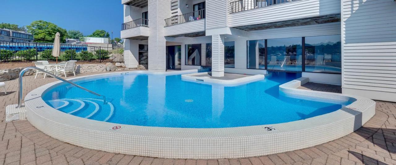 שארלוואה 359 Edgewater Inn מראה חיצוני תמונה